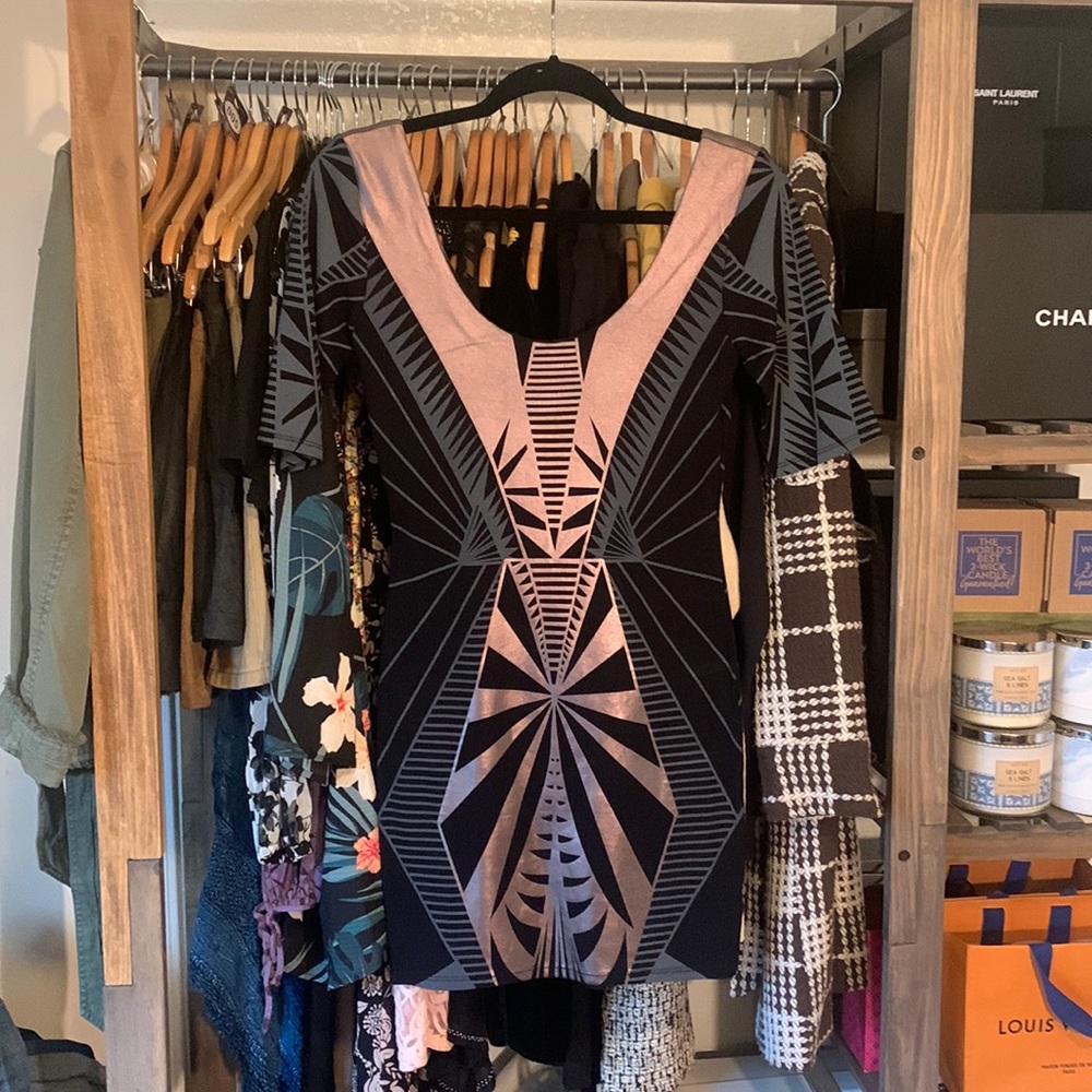 #33- $168 NWOT BEBE Odessa Black dress